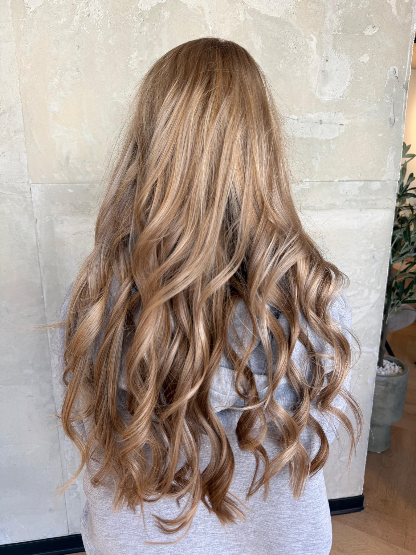 Neue Balayage mit weichen hellen Straehnen